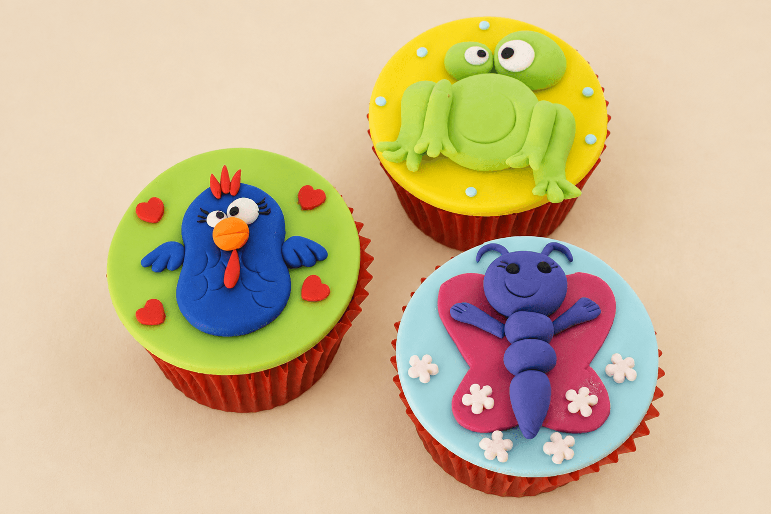 Cupcakes decorados con colores