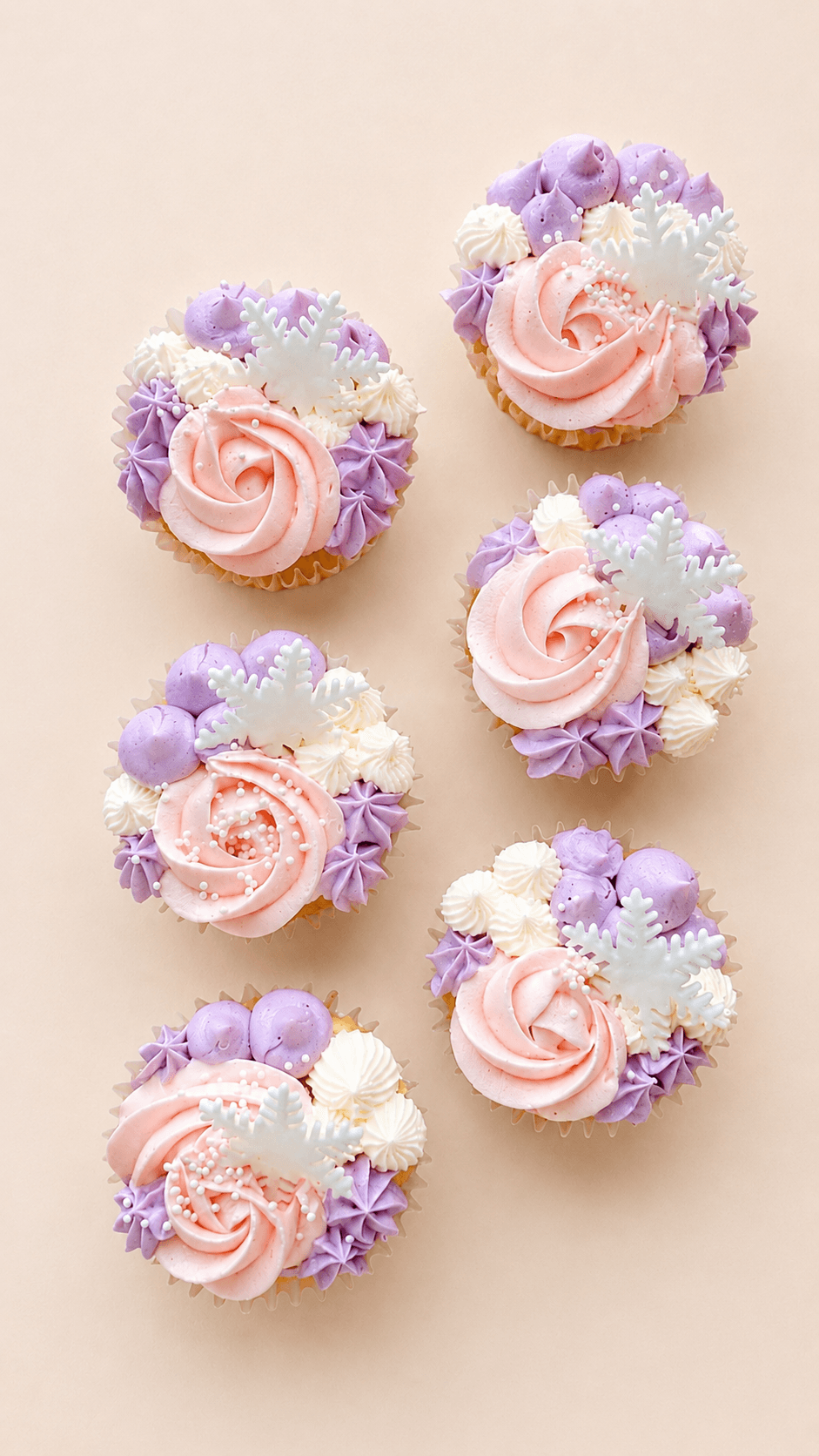 Cupcakes decorados con copos de nieve